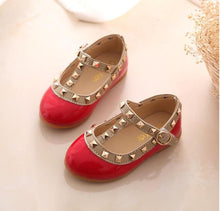 Load image into Gallery viewer, Rivets Leather Sandals