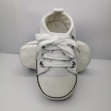 Load image into Gallery viewer, Star Canvas Sneakers