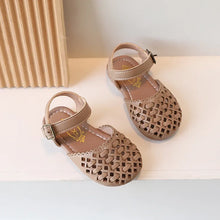 Load image into Gallery viewer, Hollow Bloom Sandals
