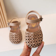 Load image into Gallery viewer, Hollow Bloom Sandals
