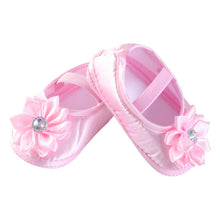 Load image into Gallery viewer, Newborn Flower Shoe Set
